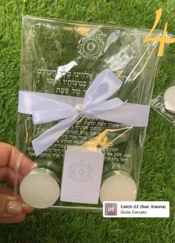 ברכון שקוף דגם עיטורים מעוצב עם אות